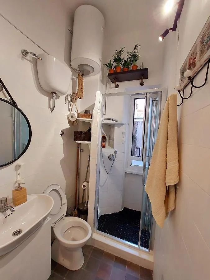 Apartamento Trastevere In Bike - Con Wi-Fi E Ac Roma 0*,  Italia