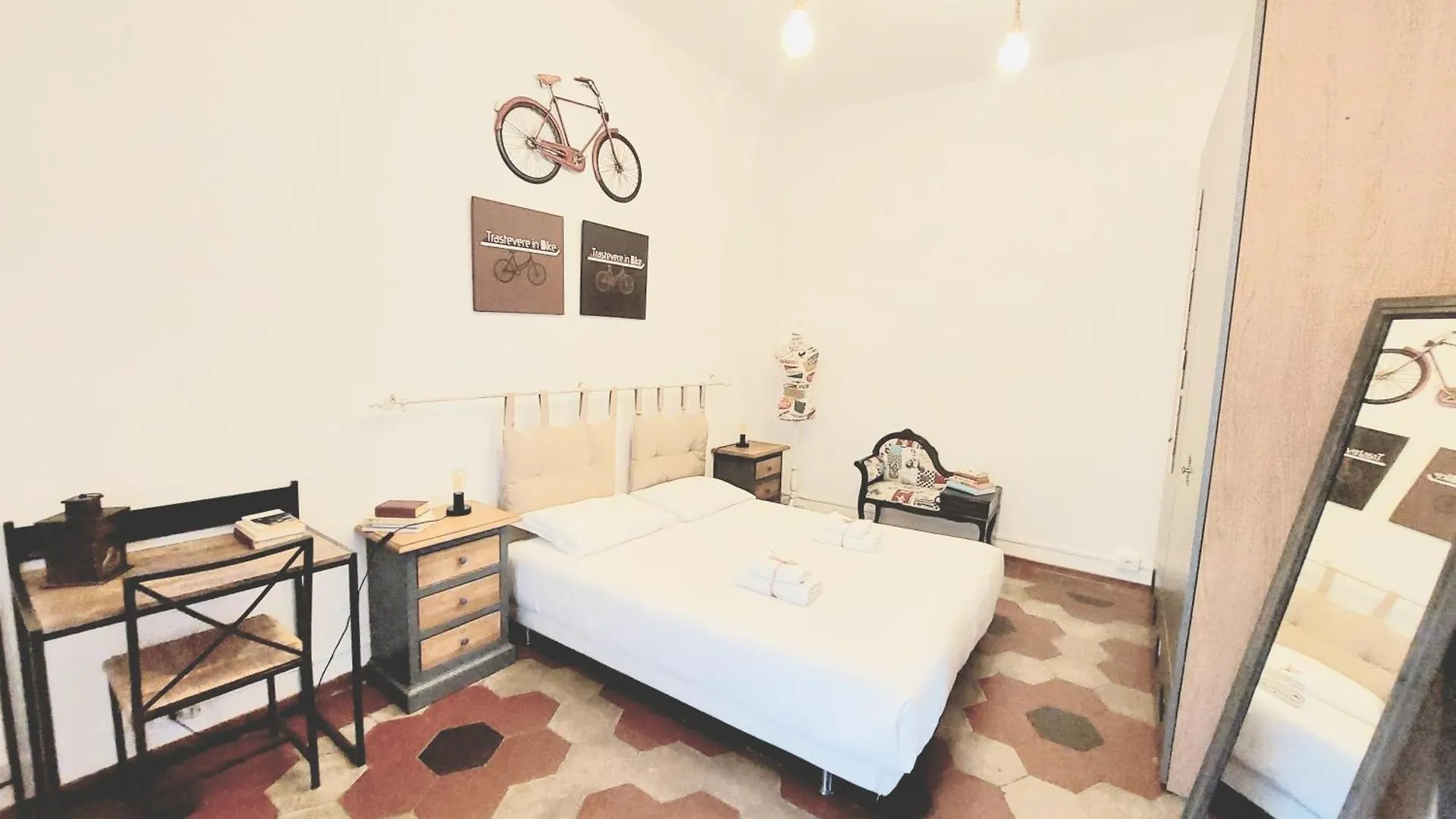 Trastevere In Bike - Con Wi-Fi E Ac Rome 0*,